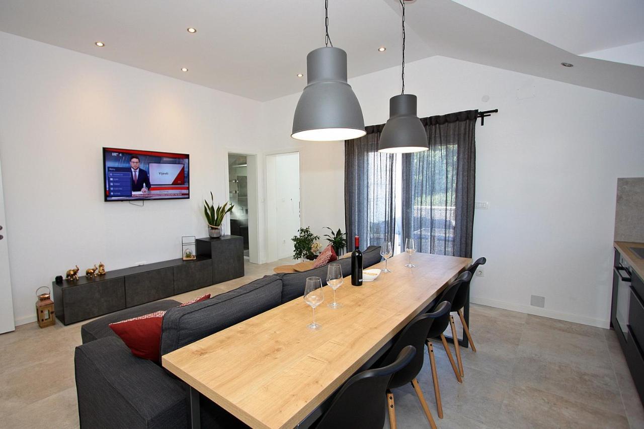 Apartman Gajka Supetar Exteriör bild