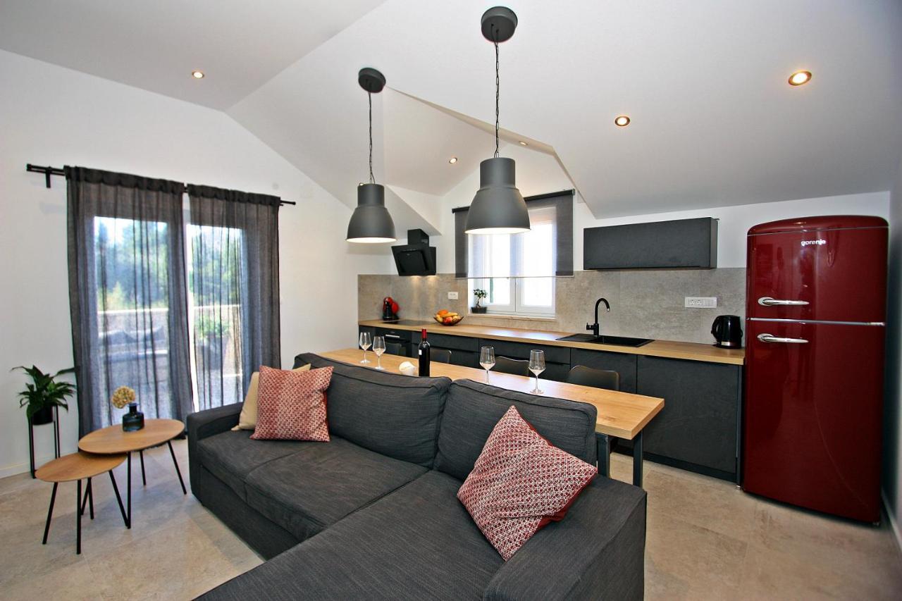 Apartman Gajka Supetar Exteriör bild