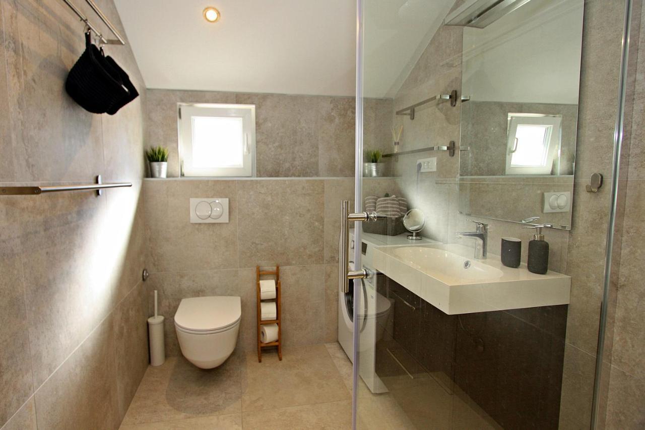 Apartman Gajka Supetar Exteriör bild
