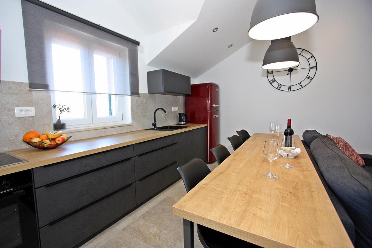 Apartman Gajka Supetar Exteriör bild