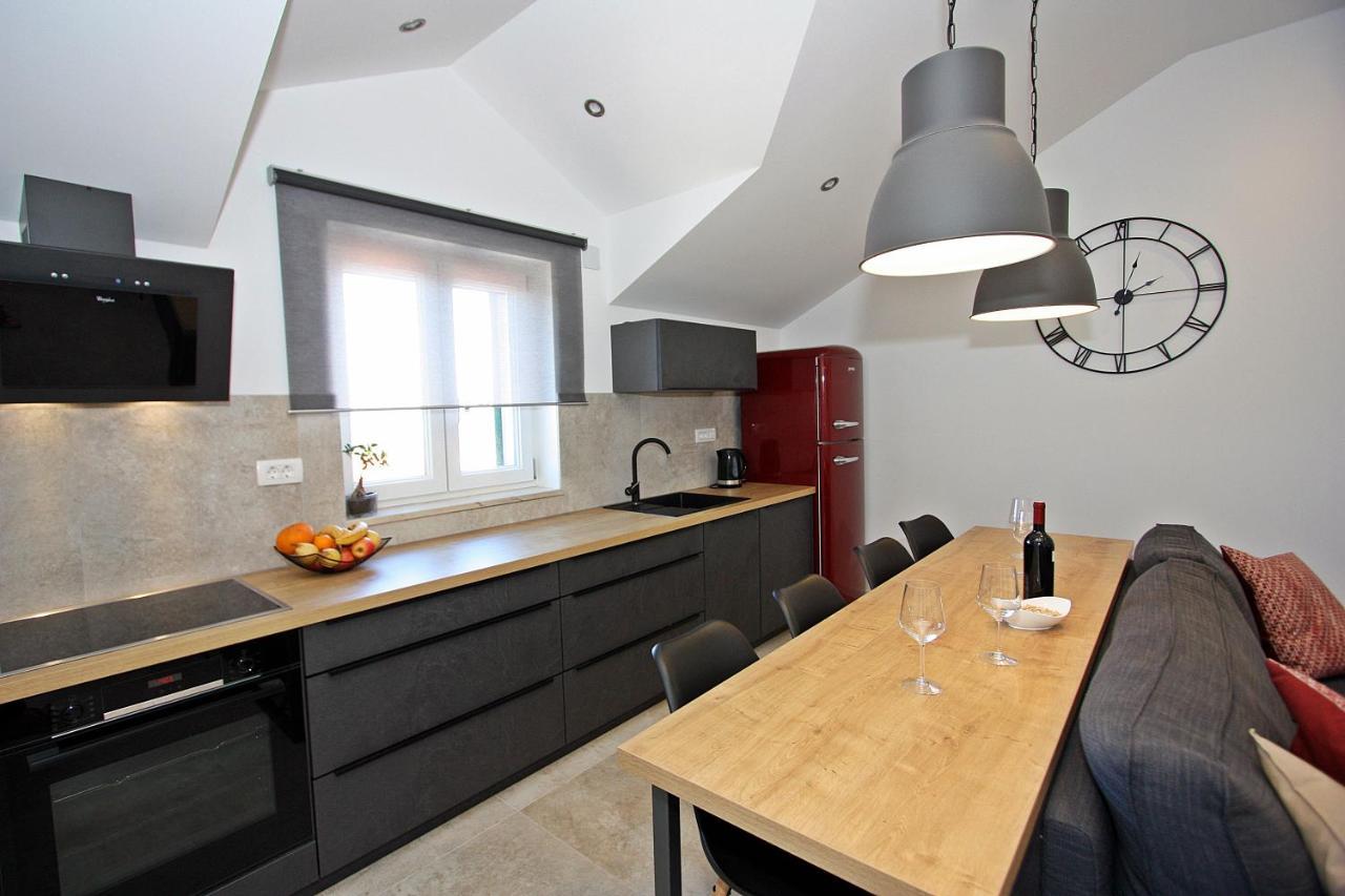 Apartman Gajka Supetar Exteriör bild