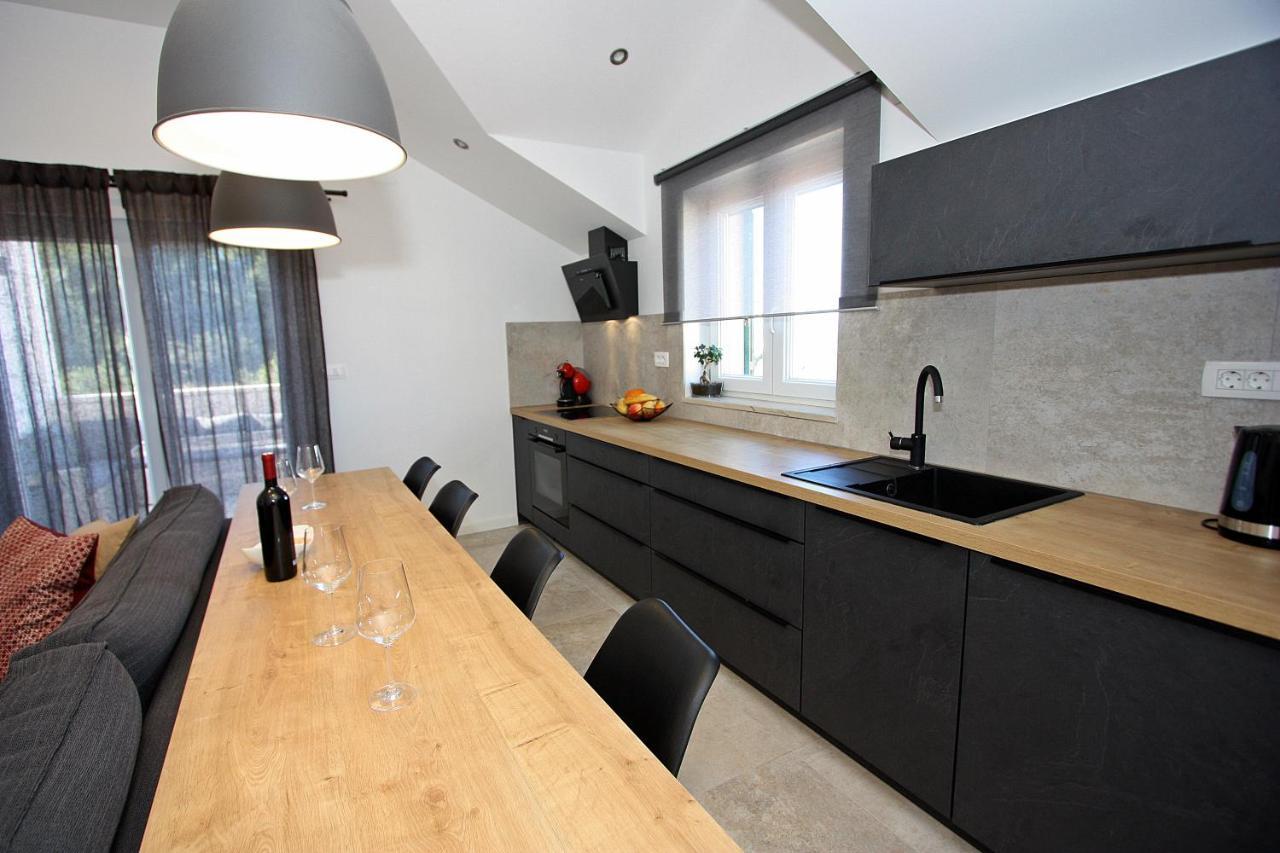 Apartman Gajka Supetar Exteriör bild