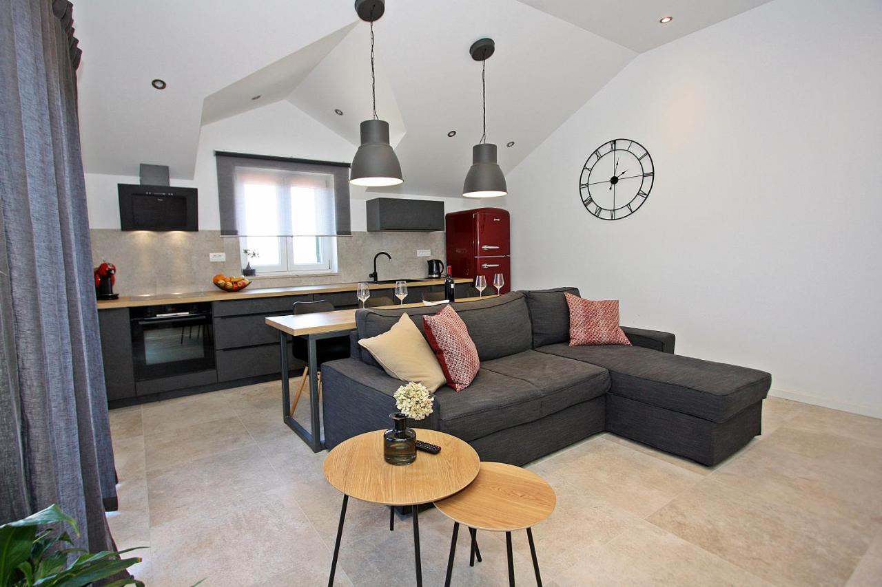 Apartman Gajka Supetar Exteriör bild
