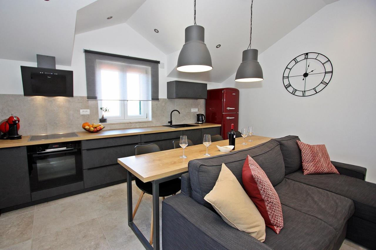 Apartman Gajka Supetar Exteriör bild